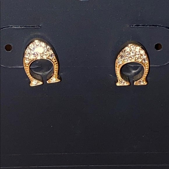 COACH GOLD SIGNATURE C tagged earrings in GOLD - Picture 5 of 8